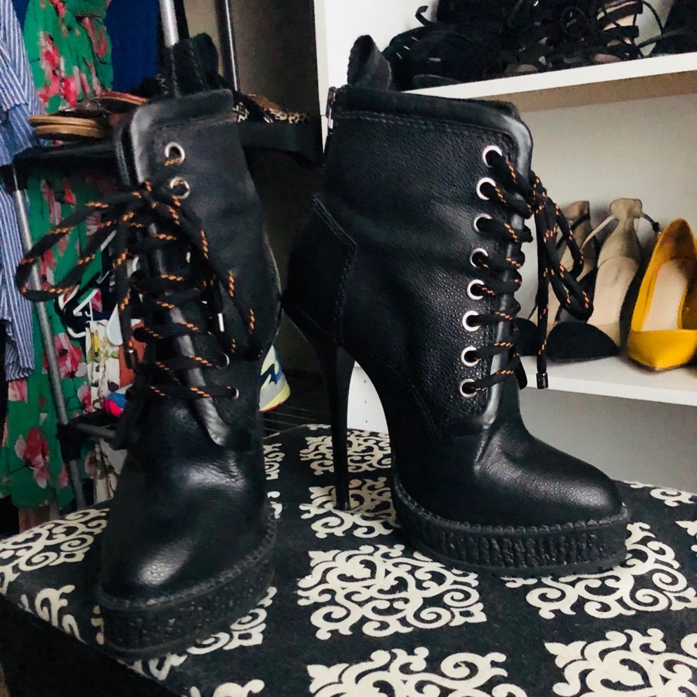 TOPSHOP Lace-up Combat Boot Euro 40